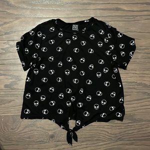 L  black and white alien t-shirt